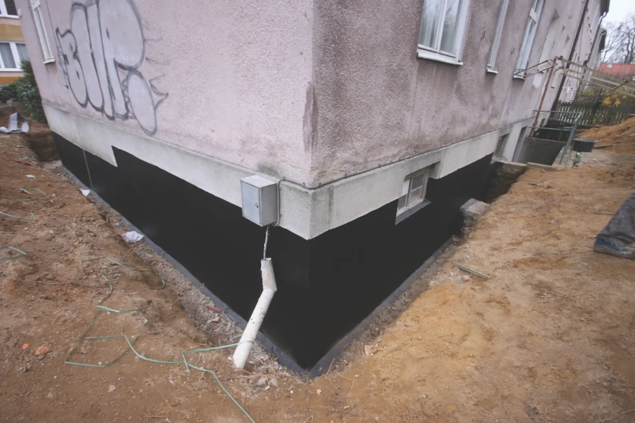 hydroizolacja fundamentów stary dom