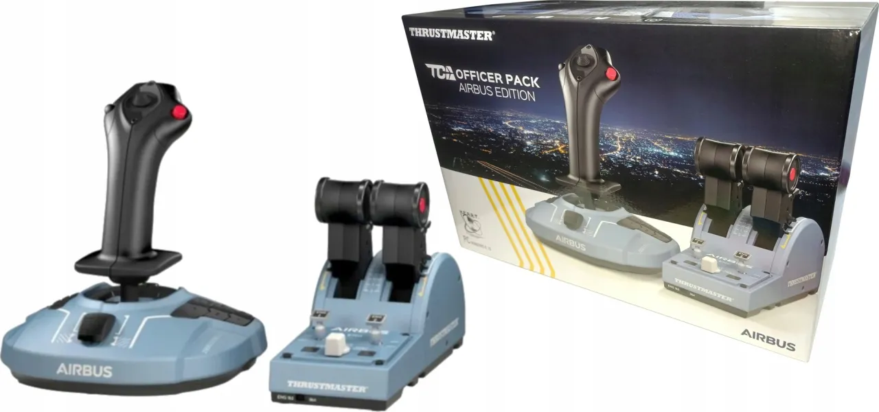 setup gamingowy z joystickiem i przepustnicą