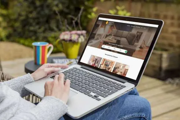 ostrzeżenia przed ukrytymi kosztami noclegu