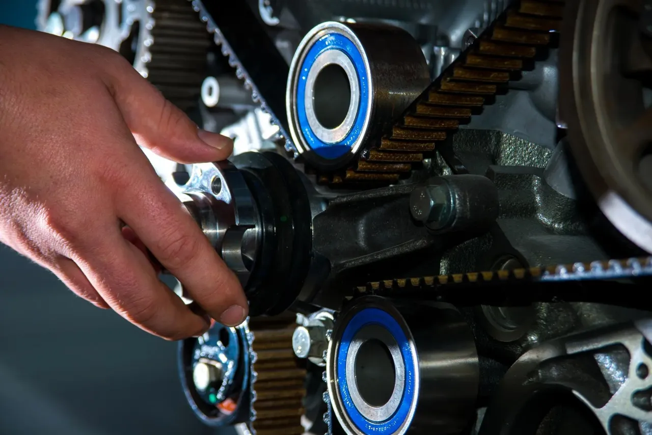 Uszkodzone sprzęgło kompresora klimatyzacji wizualna diagnostyka