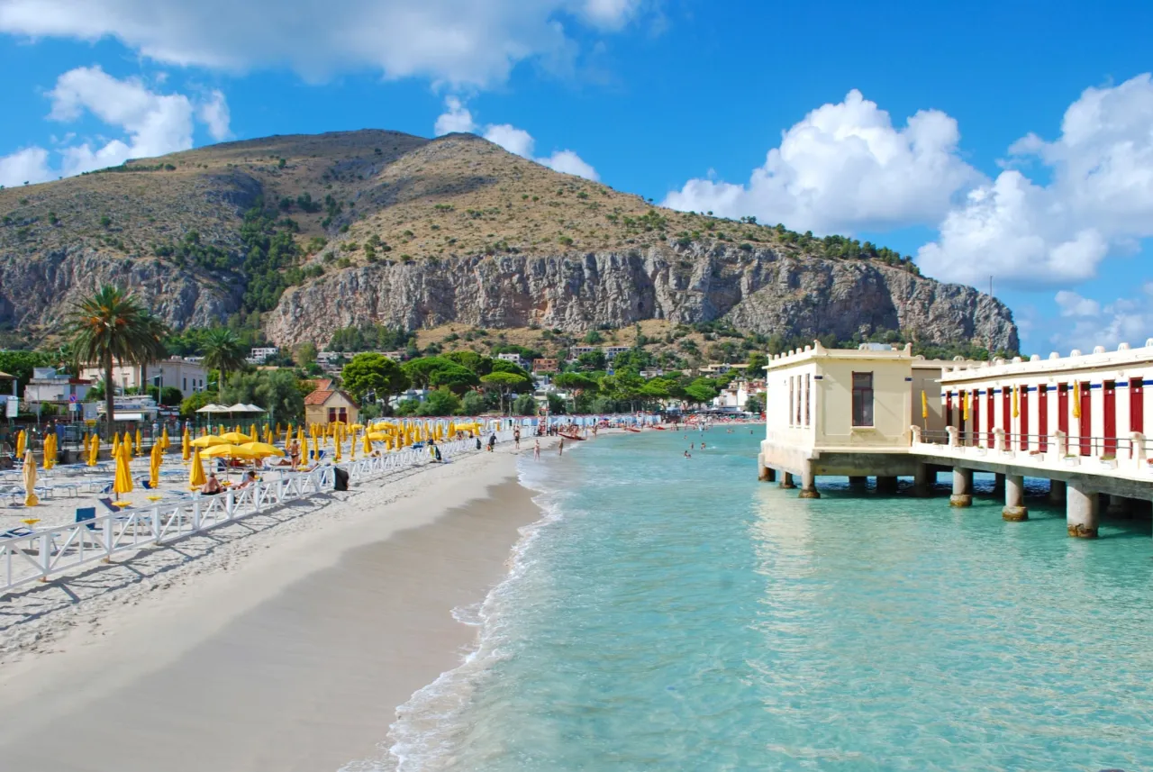 Palermo Mondello plaża widok