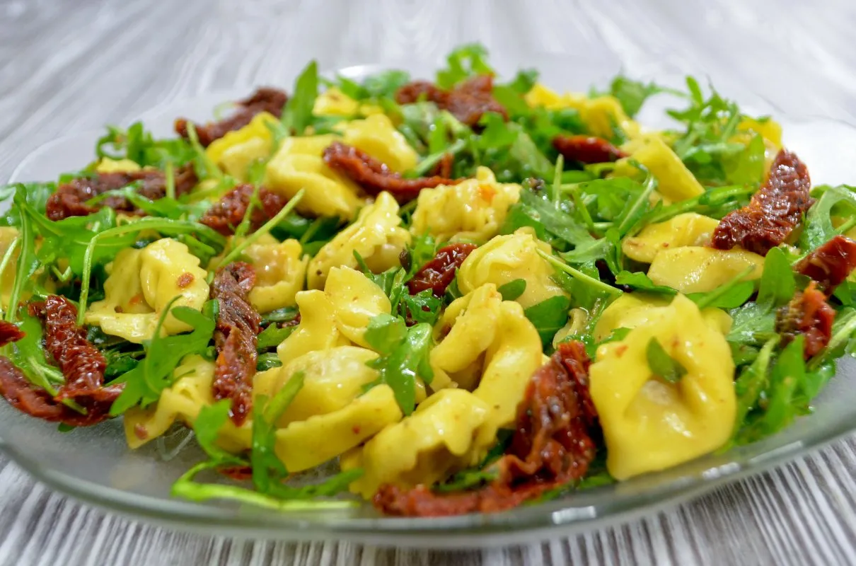 R&oacute;żne rodzaje sos&oacute;w do tortellini