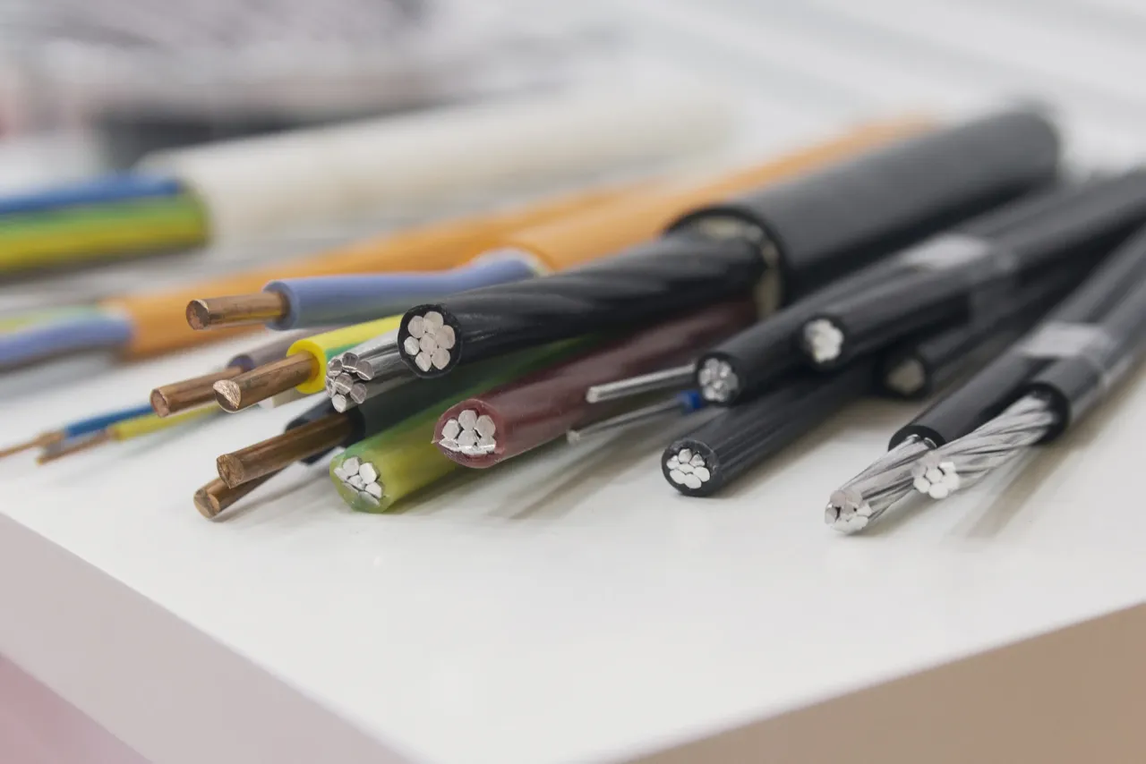 skorodowane połączenie przewód miedziany aluminiowy przegrzanie