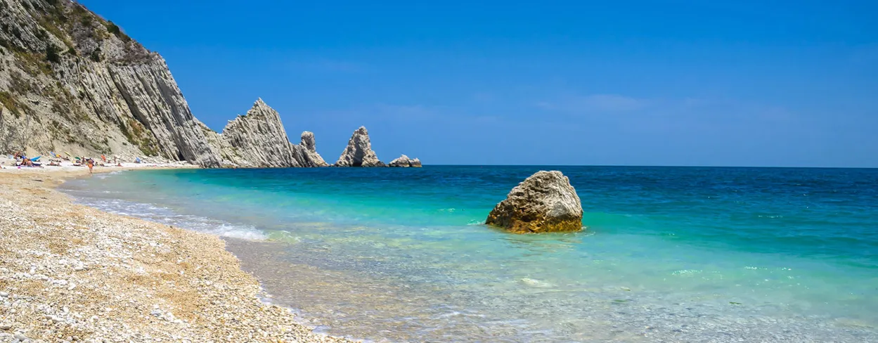 ruhiger strand italienische adria paare