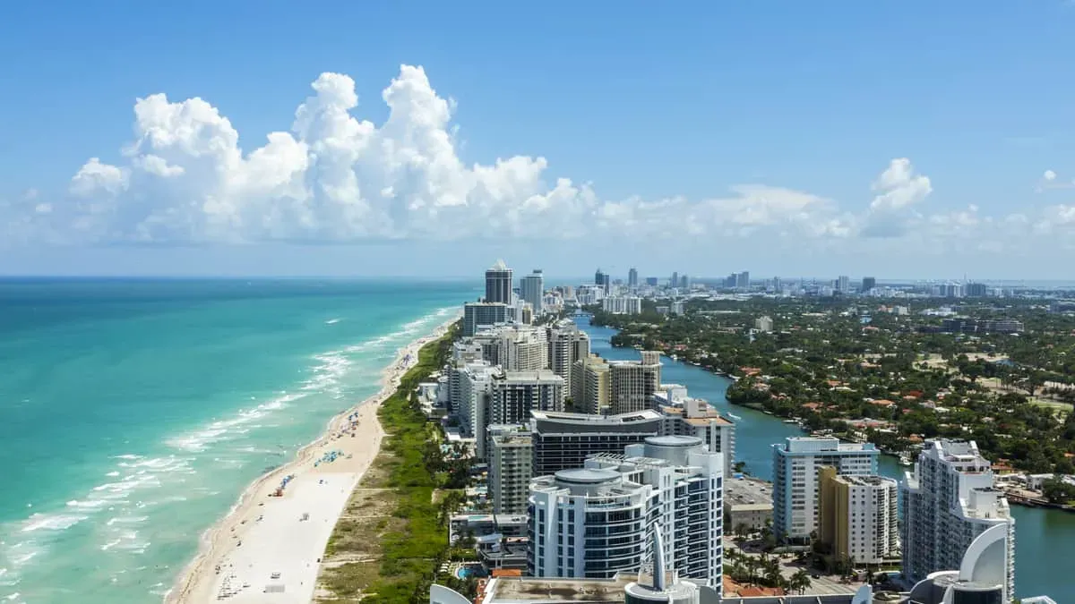 Zdjęcie Kiedy jechać do Miami, aby uniknąć tłumów i cieszyć się słońcem