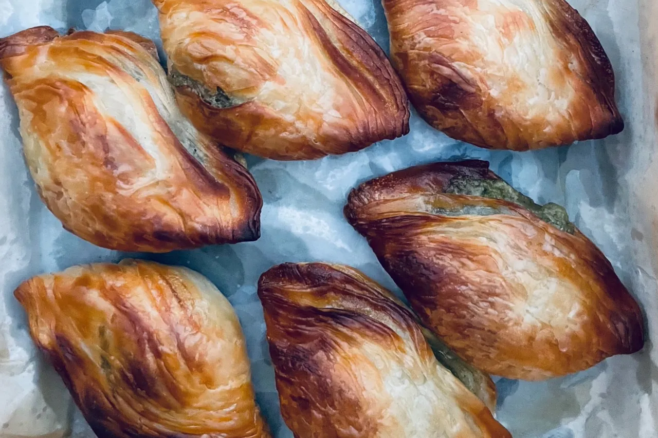 Malta street food pastizzi