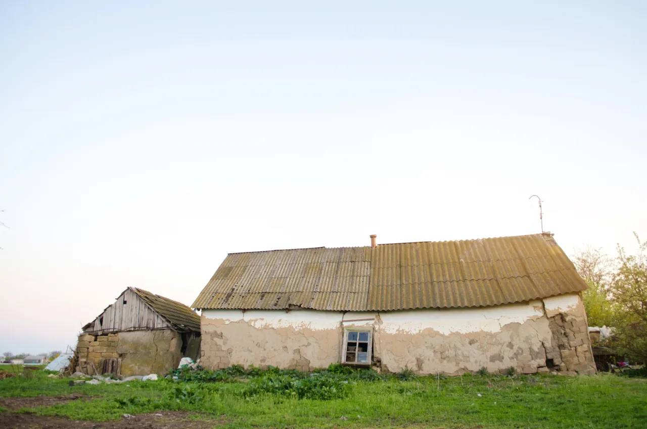 schemat procesu przekształcenia budynku gospodarczego w mieszkalny