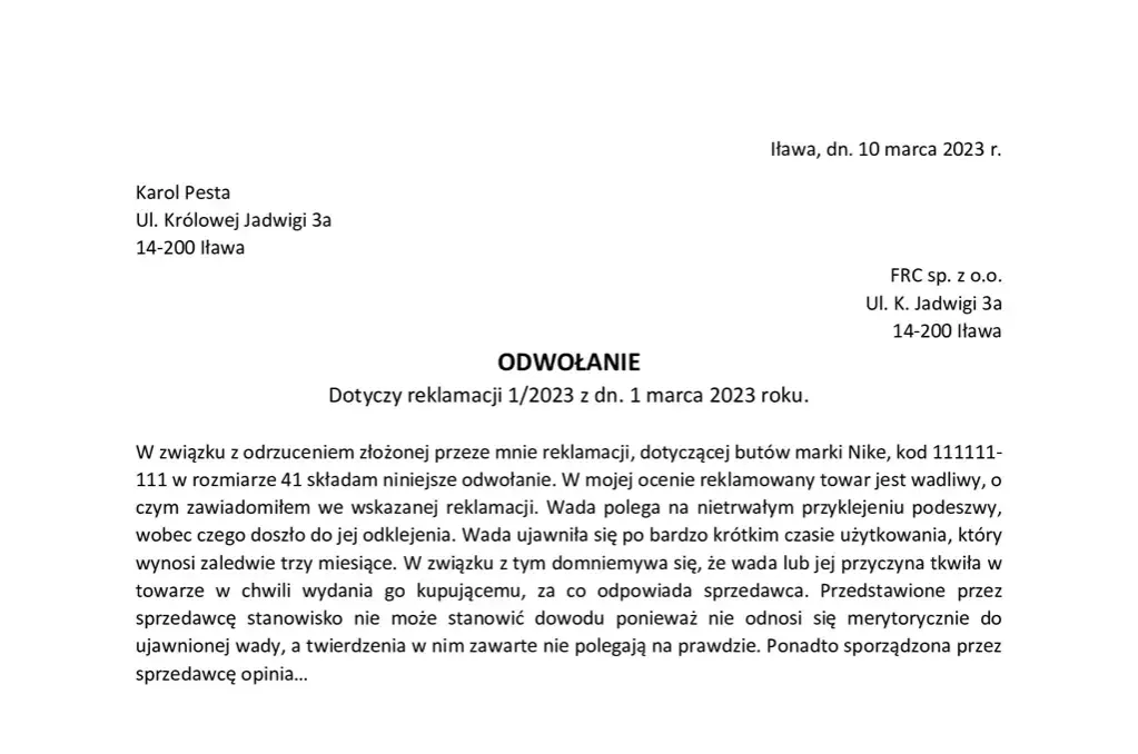 Osoba pisząca odwołanie od reklamacji biura podróży