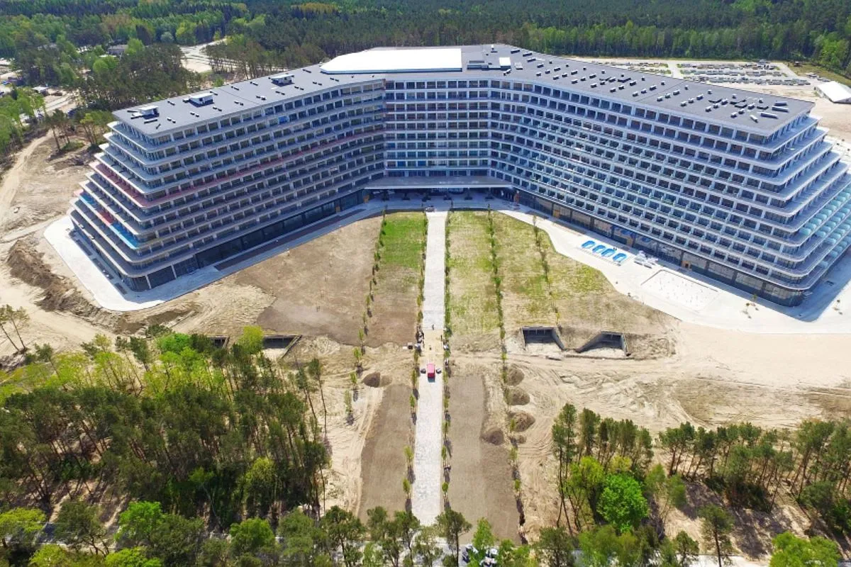 Zdjęcie Hotel Gołębiewski Pobierowo - Ile pokoi i co warto wiedzieć?