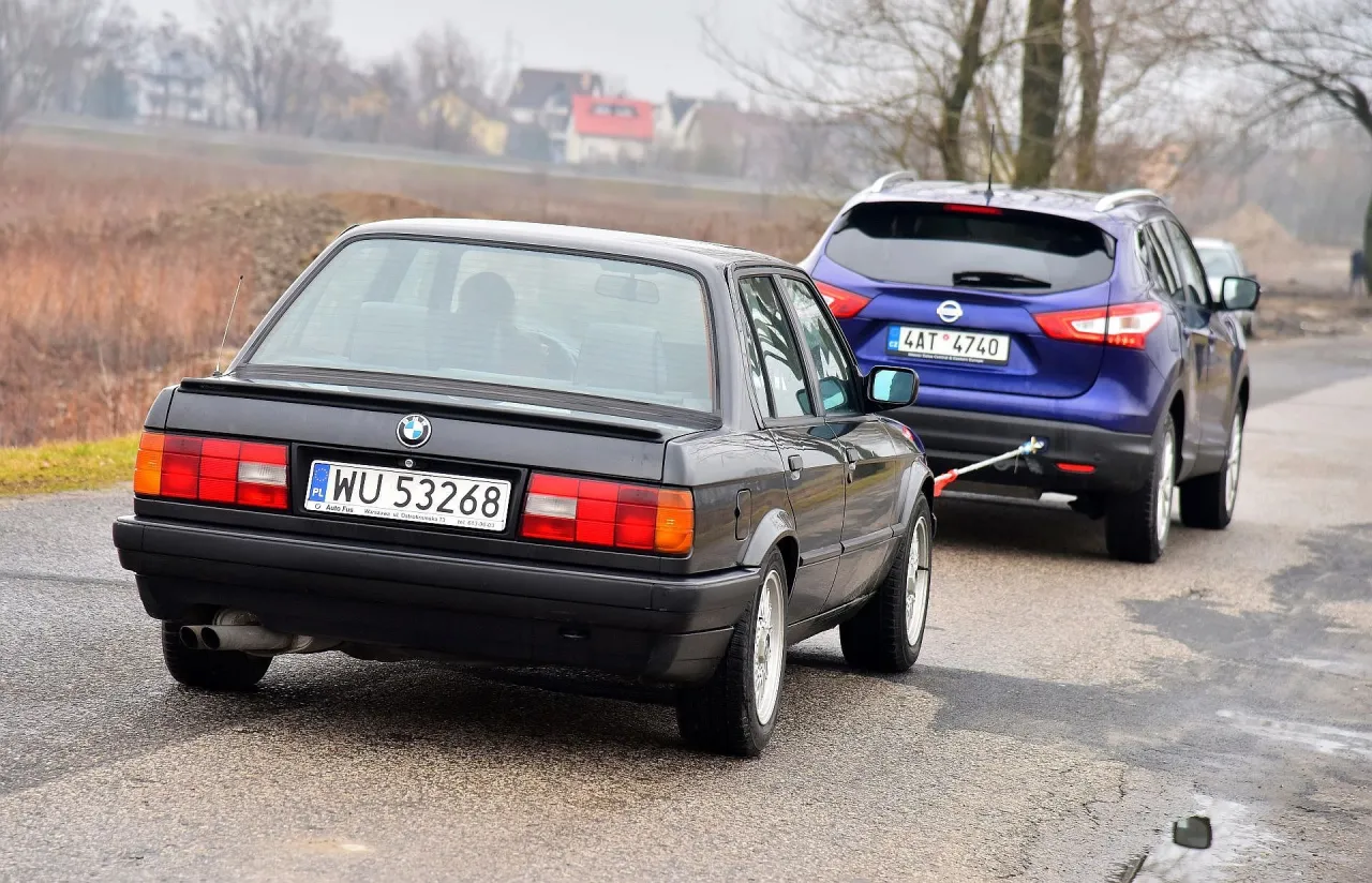 Zdjęcie Czy można holować automat Mercedes? Ważne zasady i ryzyka