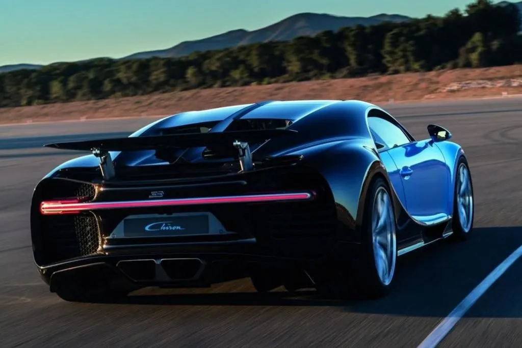 Zdjęcie Bugatti Veyron ile ma koni? Odkryj moc, która zaskakuje!