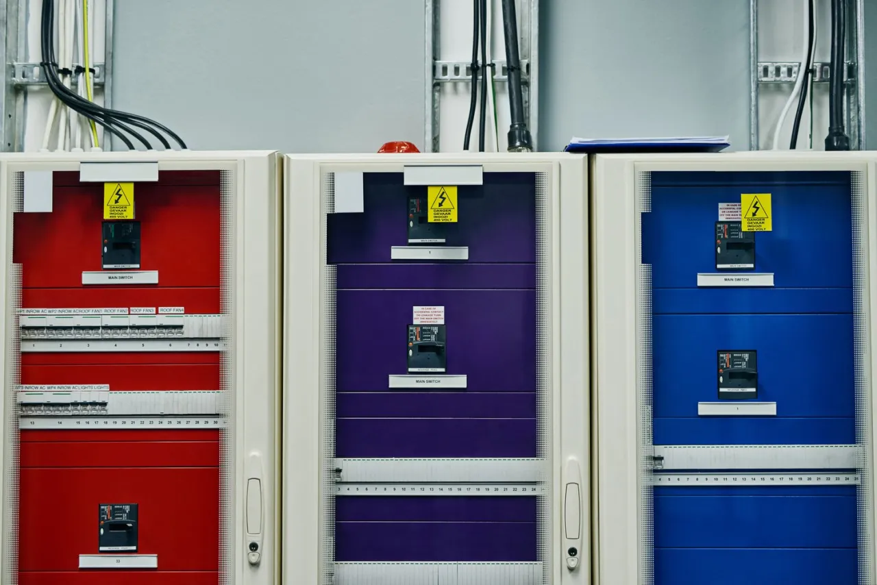 Zdjęcie Jak zasłonić skrzynkę elektryczną i poprawić wystrój wnętrza