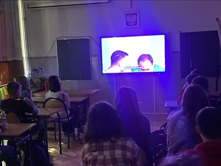 Zdjęcie Najlepsze spektakle online: Odkryj wyjątkowe przedstawienia w sieci
