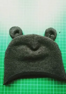 Zdjęcie Jak uszyć czapkę z uszami: prosty tutorial krok po kroku