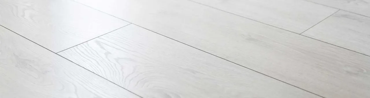 Zdjęcie Panele matowe czy z połyskiem - wybór, który zmieni Twoje wnętrze