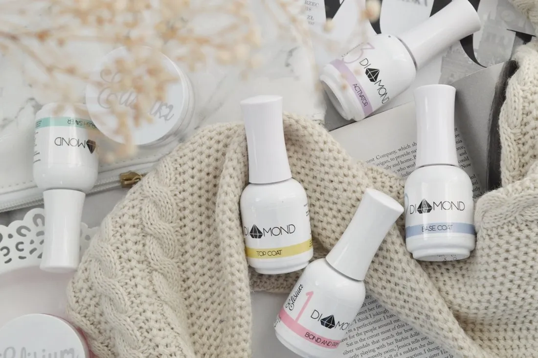 Zdjęcie Co jest potrzebne do manicure tytanowego? Kluczowe akcesoria i produkty.