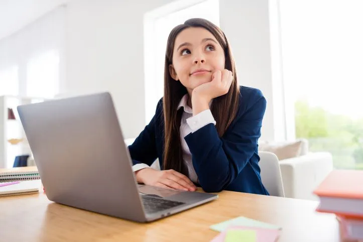 Zdjęcie Za ile zdalne nauczanie? Sprawdź, jak długo trwają lekcje online
