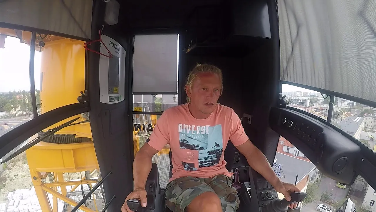 Zdjęcie Jak operator wchodzi na dźwig? Bezpieczne kroki i pułapki do uniknięcia