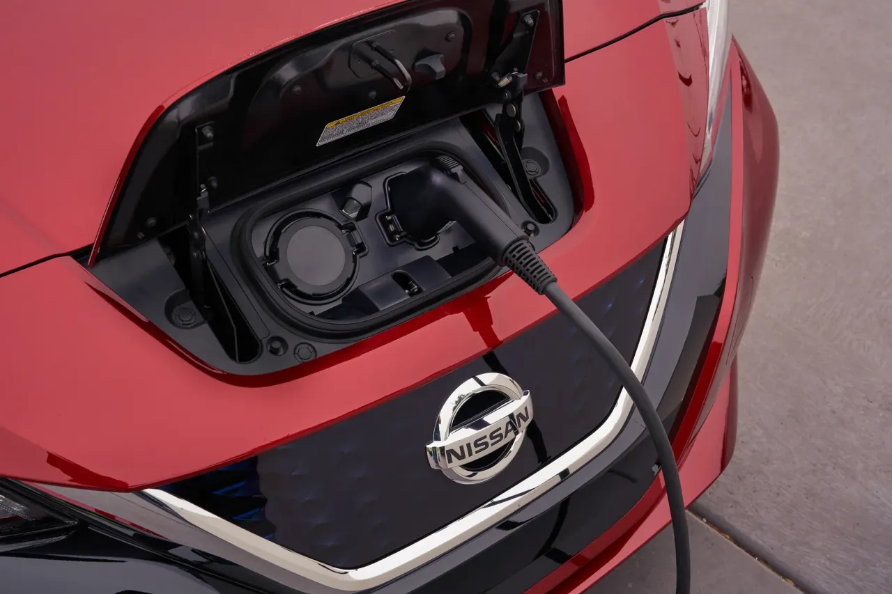 Zdjęcie Jak ładować nissan leaf: uniknij problemów z ładowaniem i oszczędzaj czas