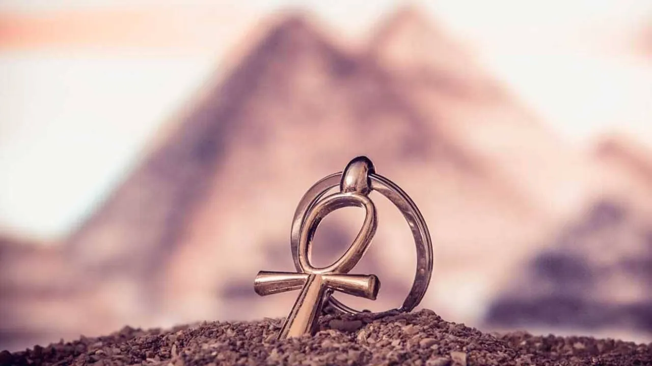 Zdjęcie Krzyż Ankh: Znaczenie, pochodzenie i symbolika życia wiecznego