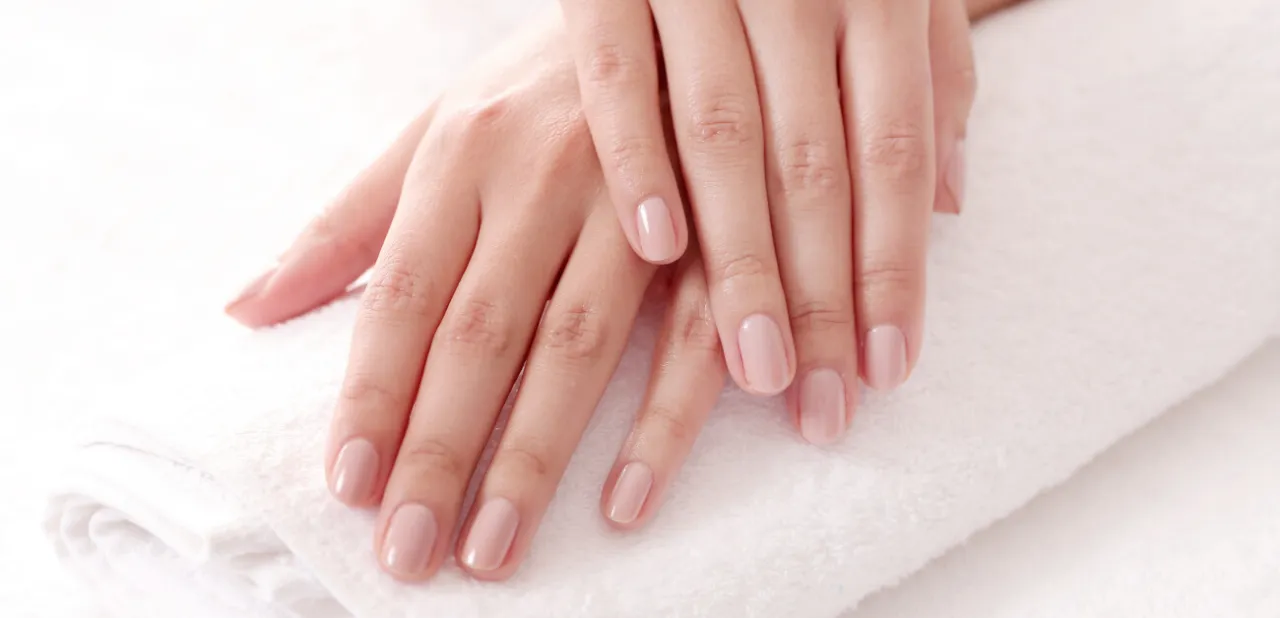 Zdjęcie Jak zmyć manicure japoński bez uszkodzenia paznokci