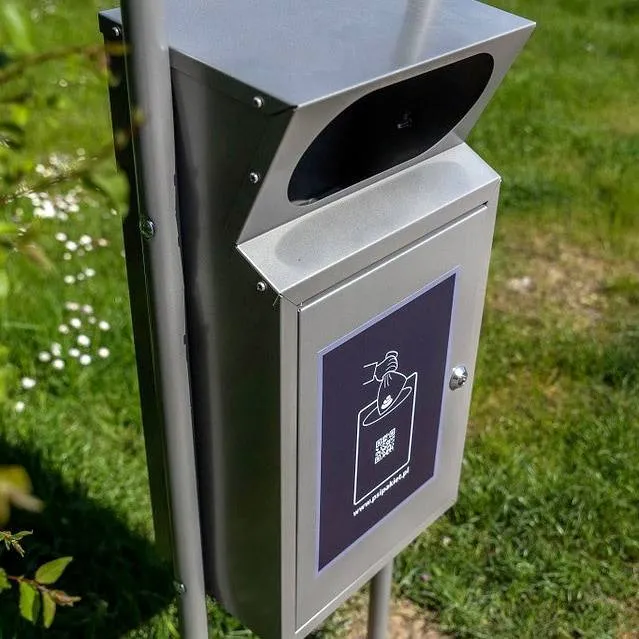 Zdjęcie Czy psie odchody nadają się na kompost? Oto, co musisz wiedzieć