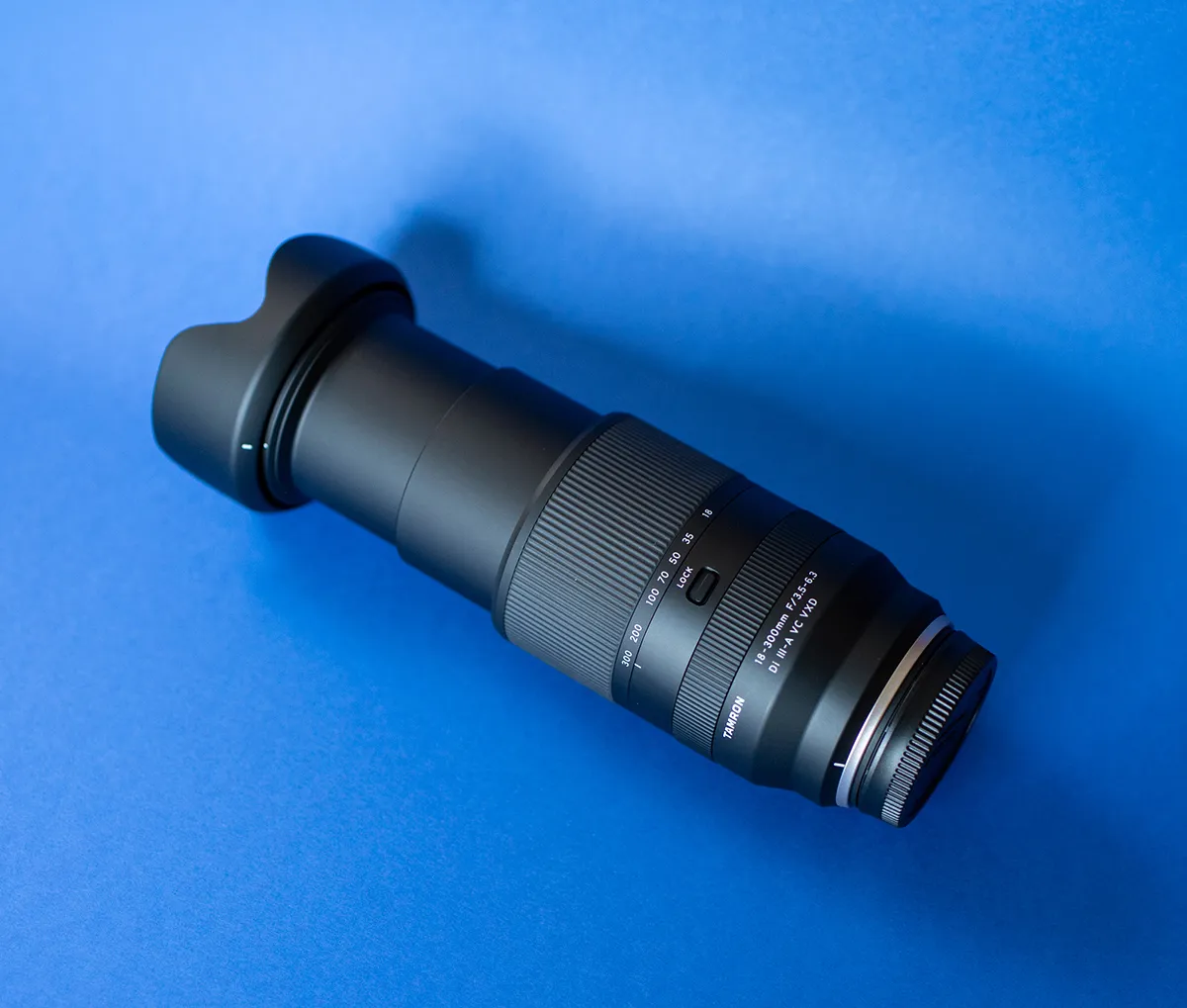 Zdjęcie Obiektyw Tamron czy Canon: który wybór nie zawiedzie fotografa?