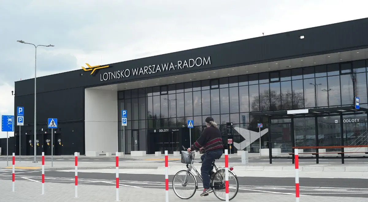 Zdjęcie Jak szybko i tanio dojechać z Warszawy na lotnisko w Katowicach – najlepsze opcje
