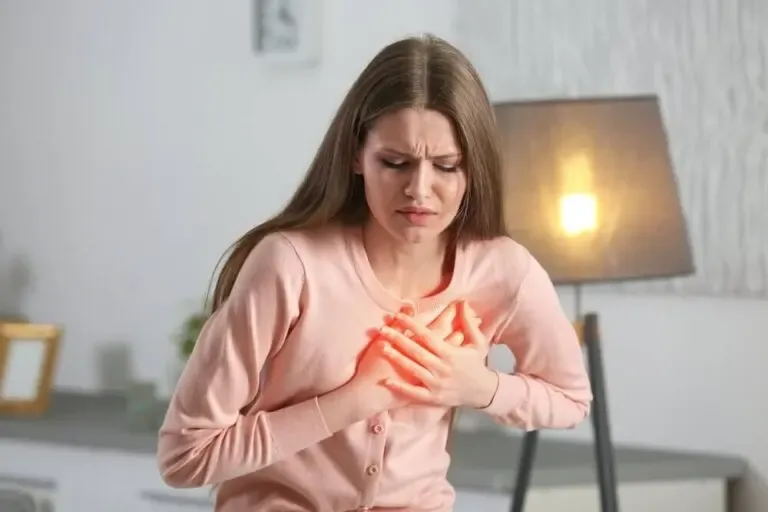 Zdjęcie Ansiedad y soplo en el corazón: cómo afecta tu salud cardíaca