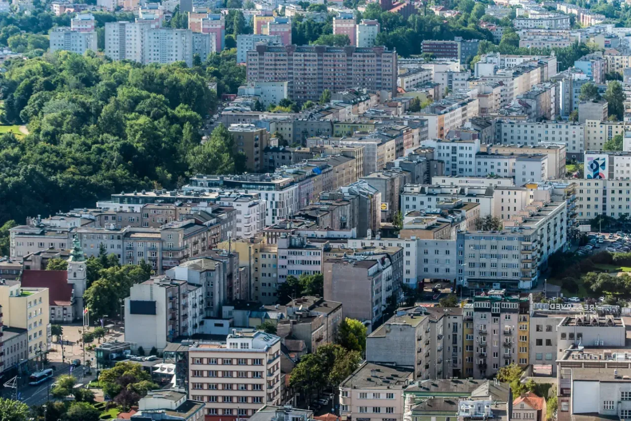 Zdjęcie Gdzie zgłosić sprzedaż mieszkania? Kluczowe kroki, które musisz znać