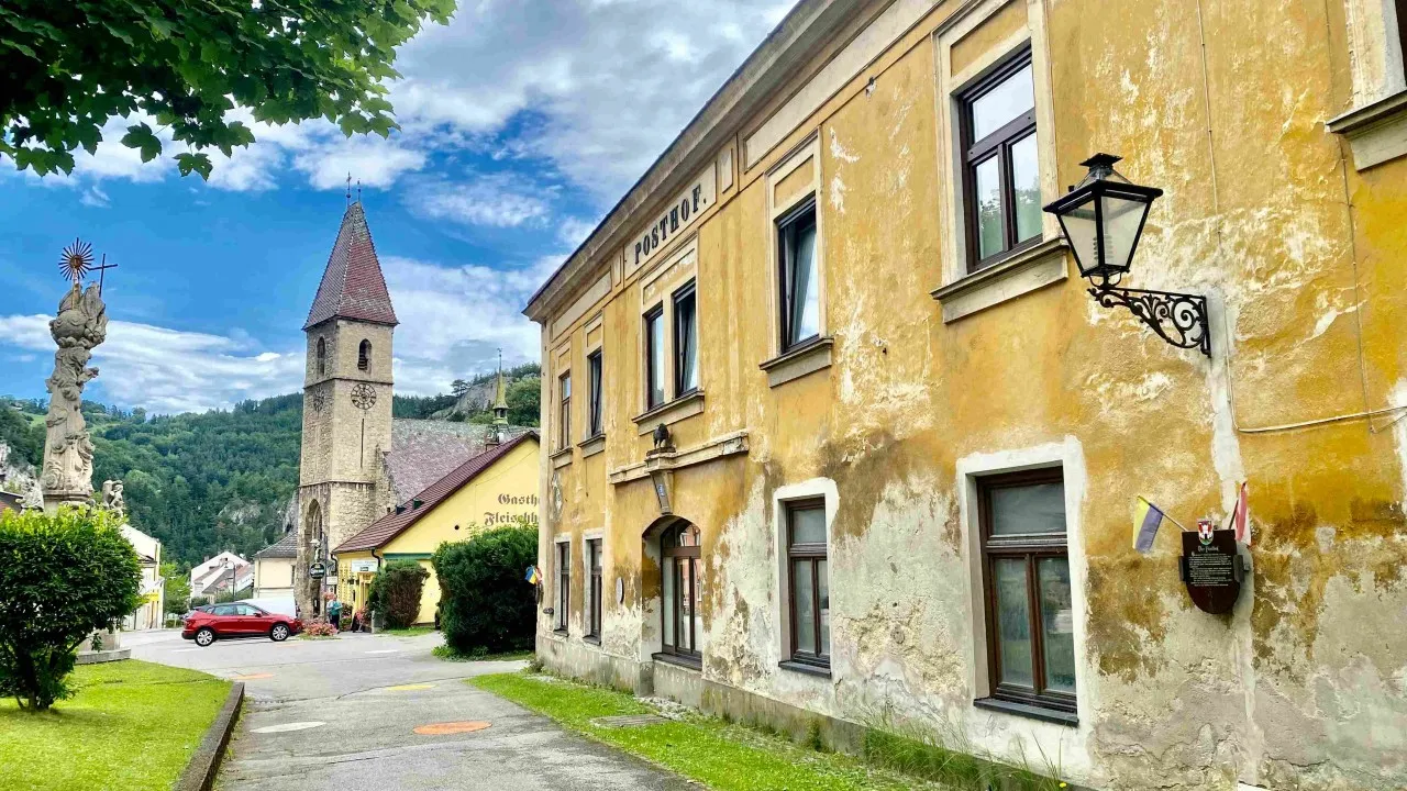 Zdjęcie Wiener Neustadt atrakcje: odkryj niezwykłe miejsca i smaki miasta