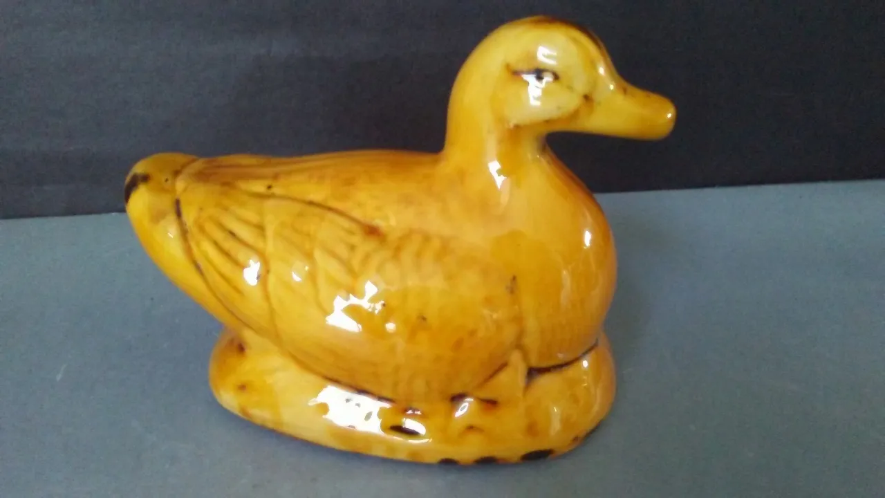 Zdjęcie Kaczki ceramiczne - unikalne i stylowe elementy dekoracji wnętrz