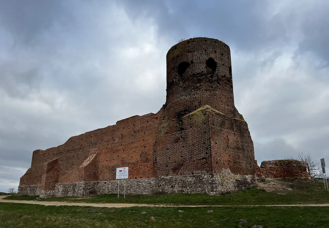 Zdjęcie Tajemnice ruin zamku w Kole – historia i wyjątkowe atrakcje turystyczne