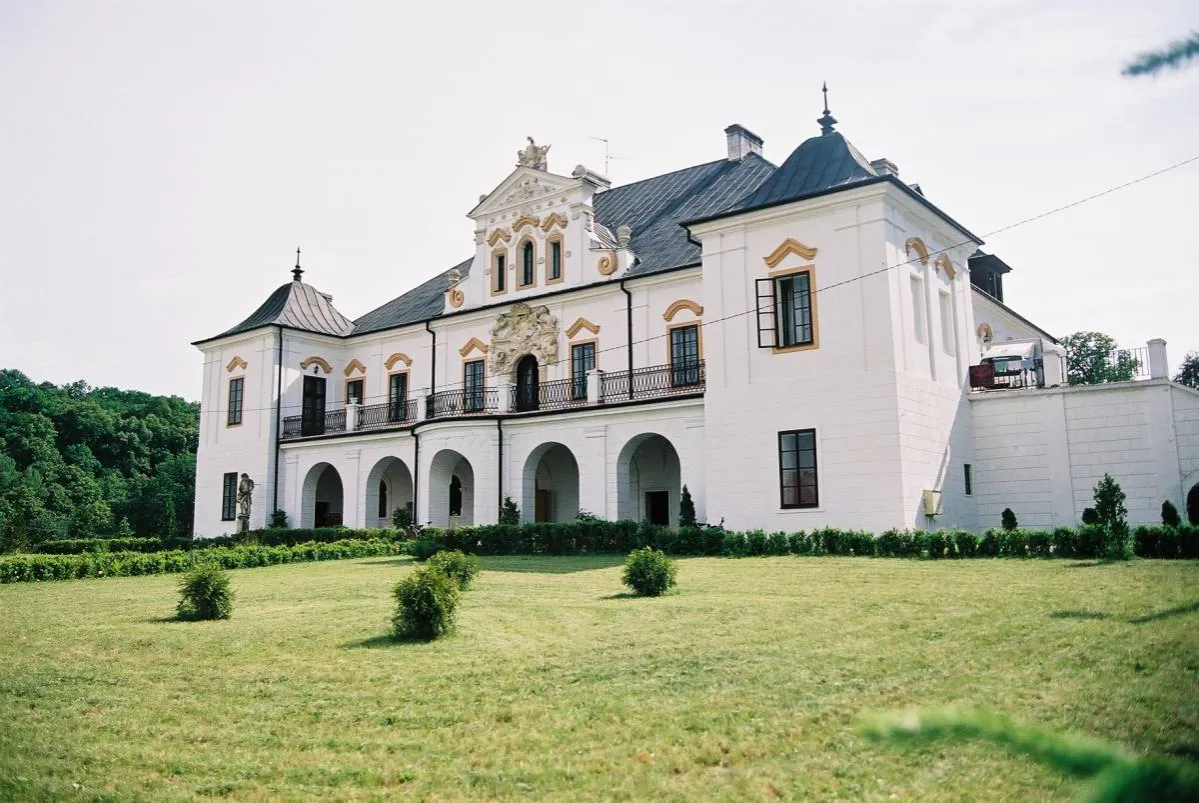 Zdjęcie Pałac w Czyżowie Szlacheckim: Historia, architektura i wyjątkowe wydarzenia
