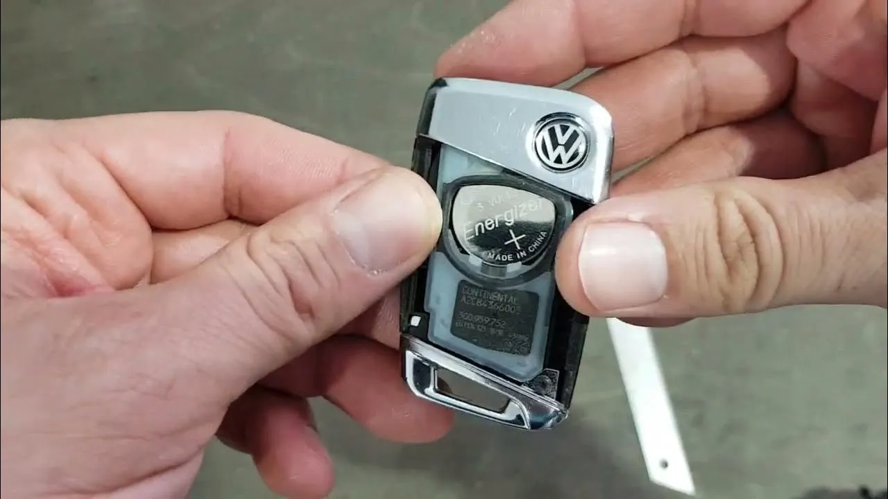 Zdjęcie Jak samodzielnie wymienić baterię w kluczyku VW – prosty poradnik krok po kroku