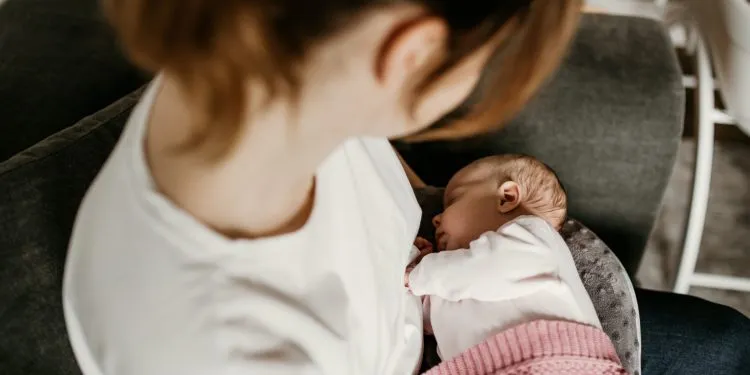 Zdjęcie Odstawienie od karmienia piersią: co dzieje się z piersiami i emocjami?