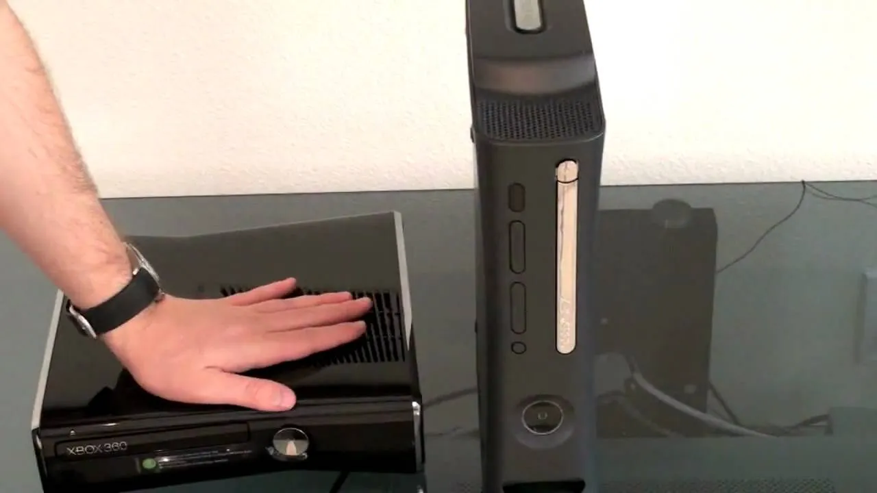 Xbox 360 modele konsol FAT Slim E