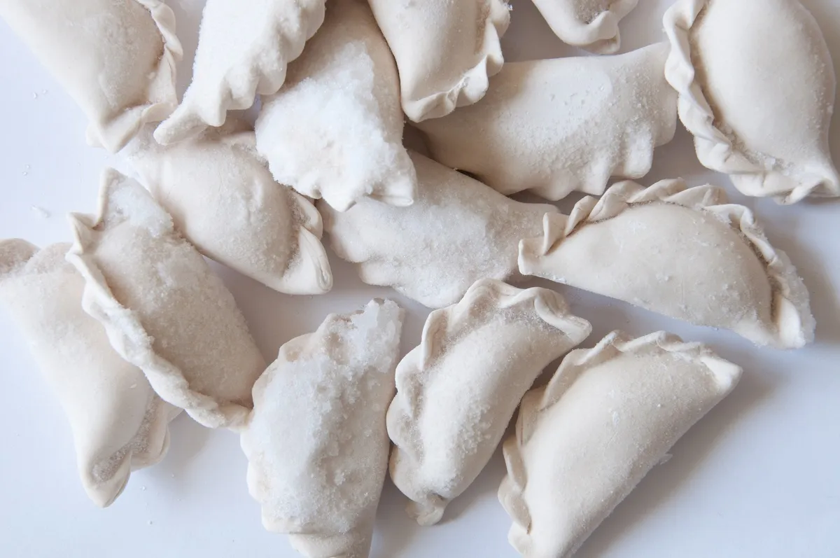 mrożone pierogi ruskie surowe