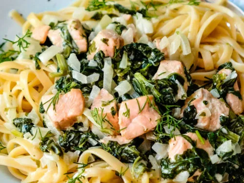 Spinat Nudeln mit Lachs und Dill