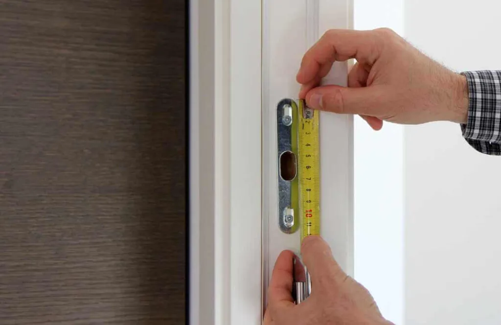 pomiar skrzydła drzwiowego do starej ościeżnicy wrąb