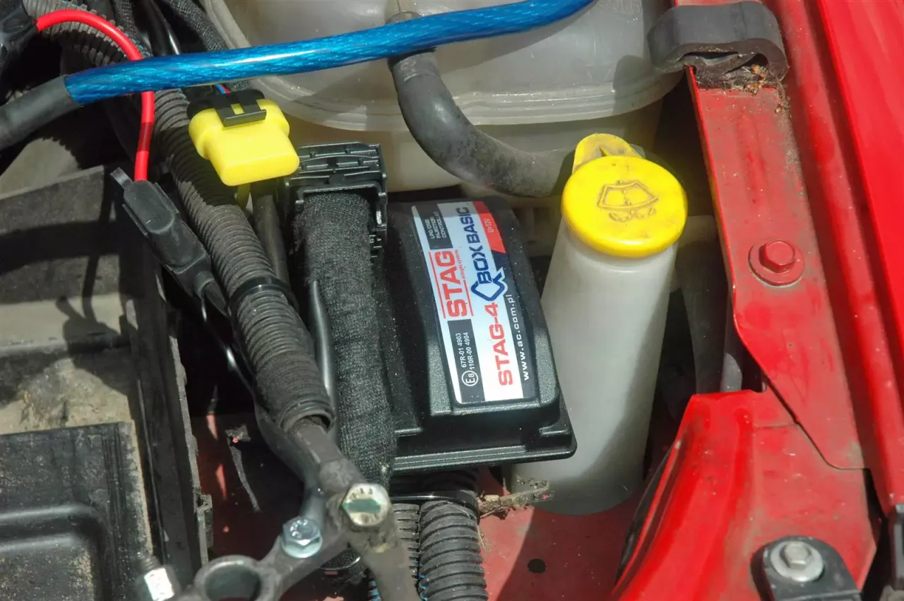 Zaniedbana instalacja LPG w samochodzie