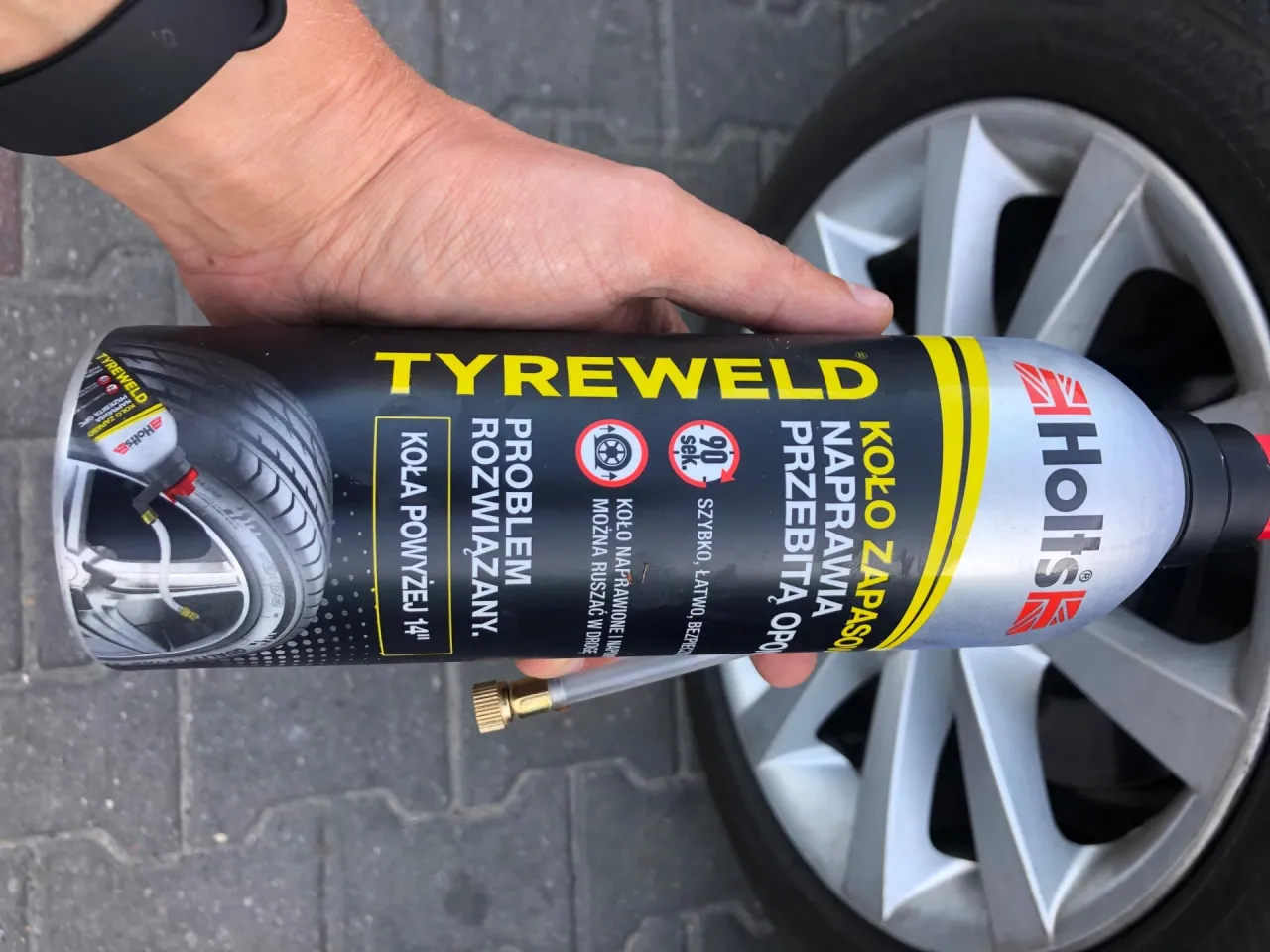 przebita opona koło zapasowe