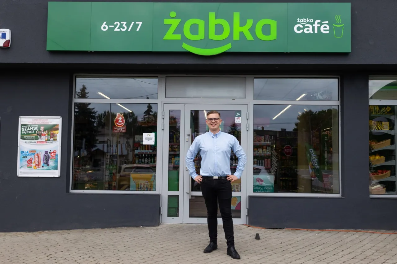 franczyzobiorca w sklepie Żabka