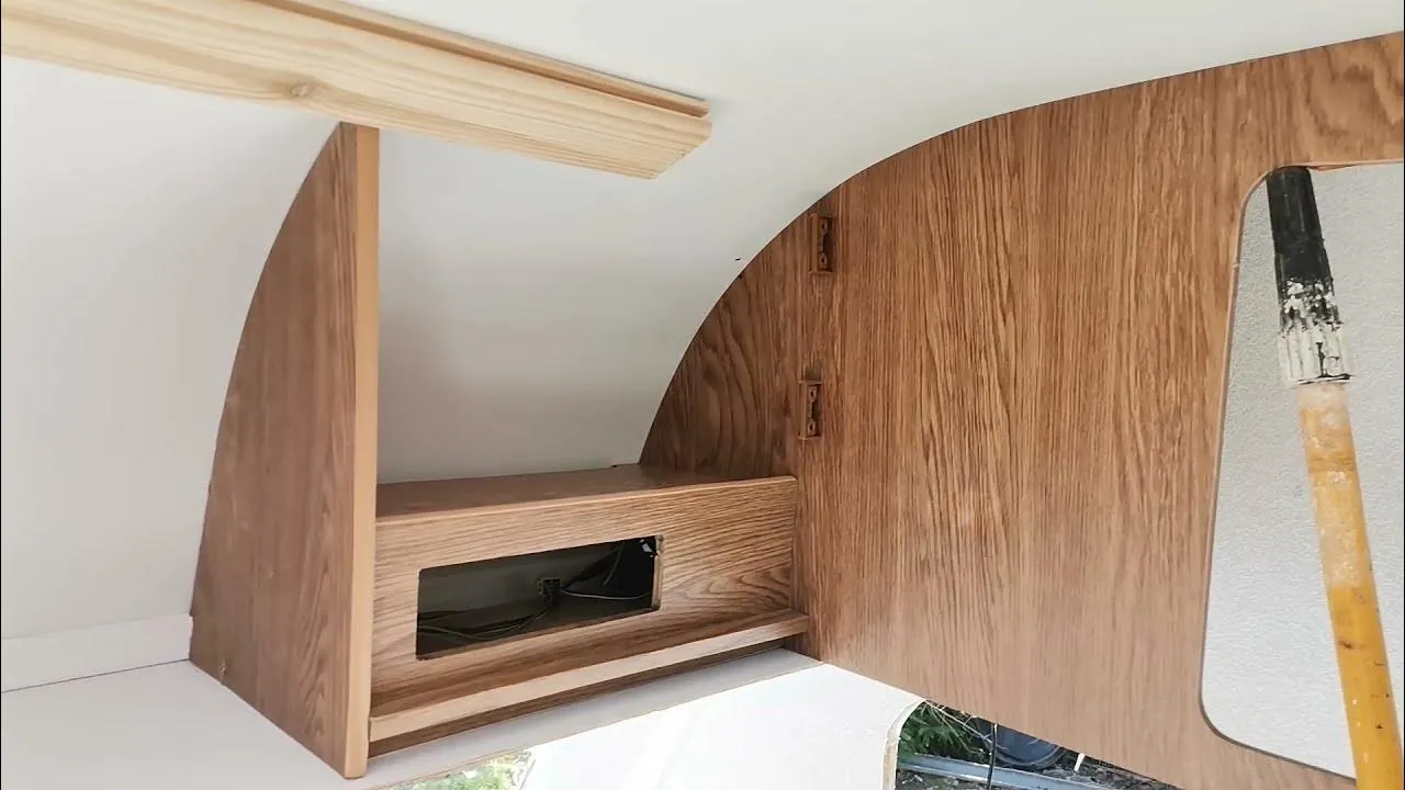 Zdjęcie Co na ściany przyczepy kempingowej: najlepsze materiały i porady