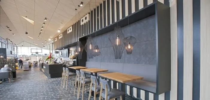 Moderne Serways Rastst&auml;tte Innenansicht Gastronomie