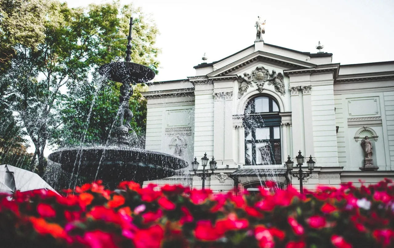 Teatr Polski Bielsko-Biała budynek z zewnątrz