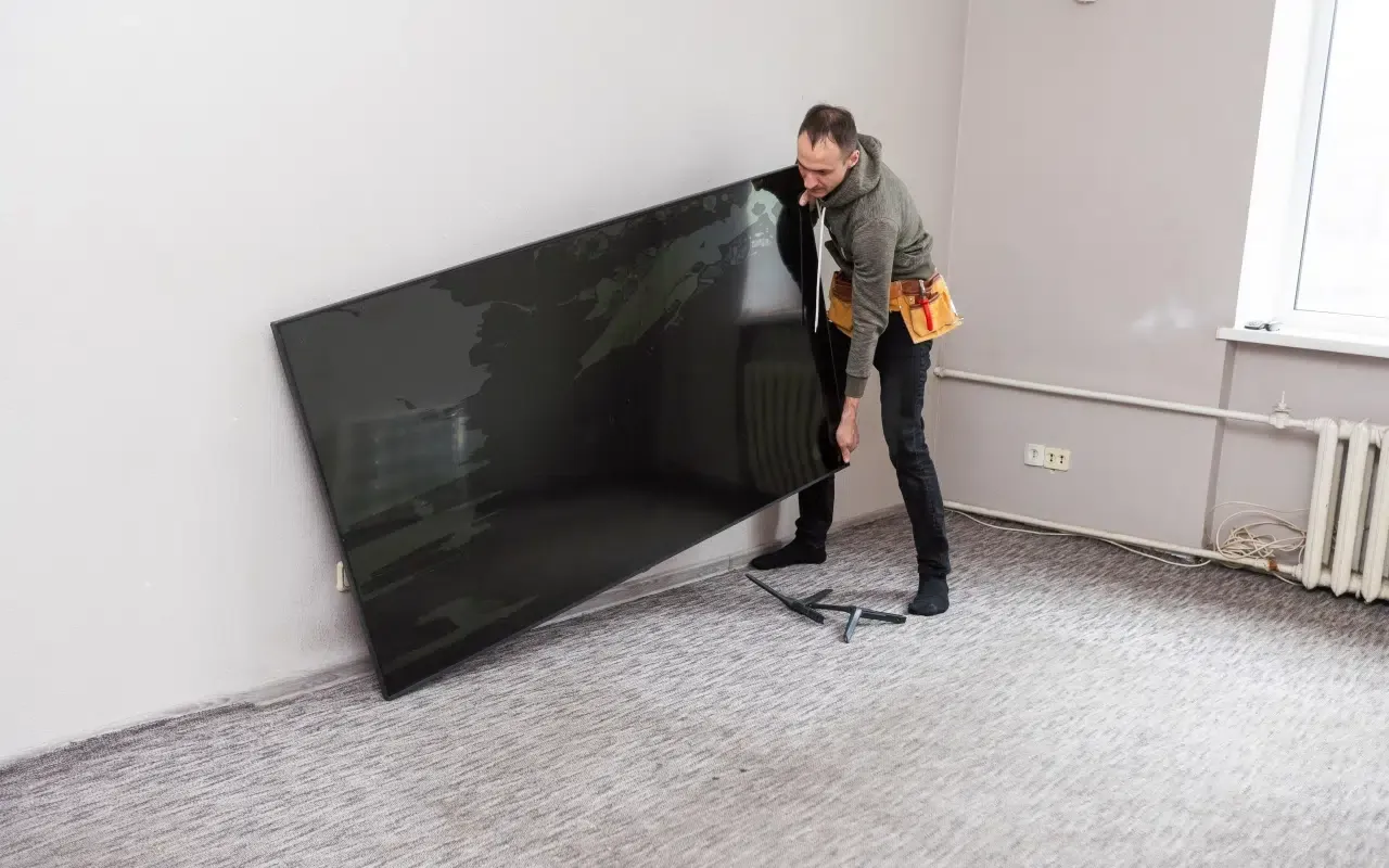 Wysokość telewizora w salonie i sypialni porównanie