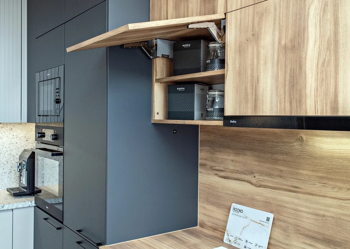 Funkcjonalne rozwiązania do małej kuchni w bloku
