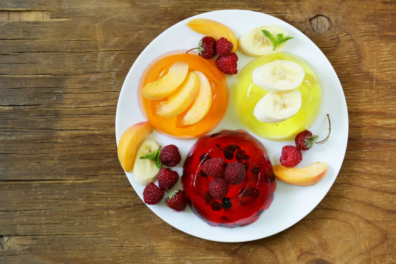 Owoce, kt&oacute;re psują galaretkę