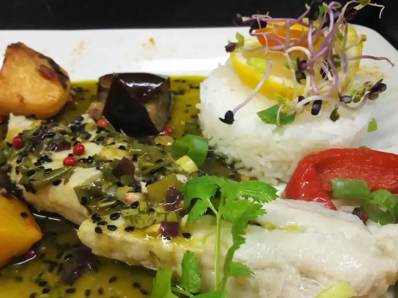 Ingr&eacute;dients frais pour sauce vierge